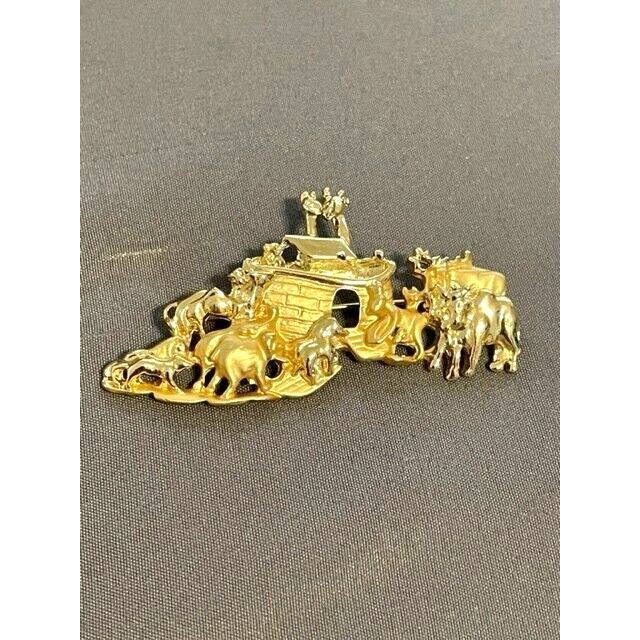 Vintage Noah's Ark Brooch, 1-1/4